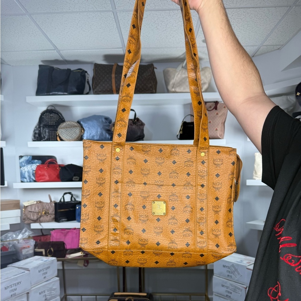 MCM TOTE